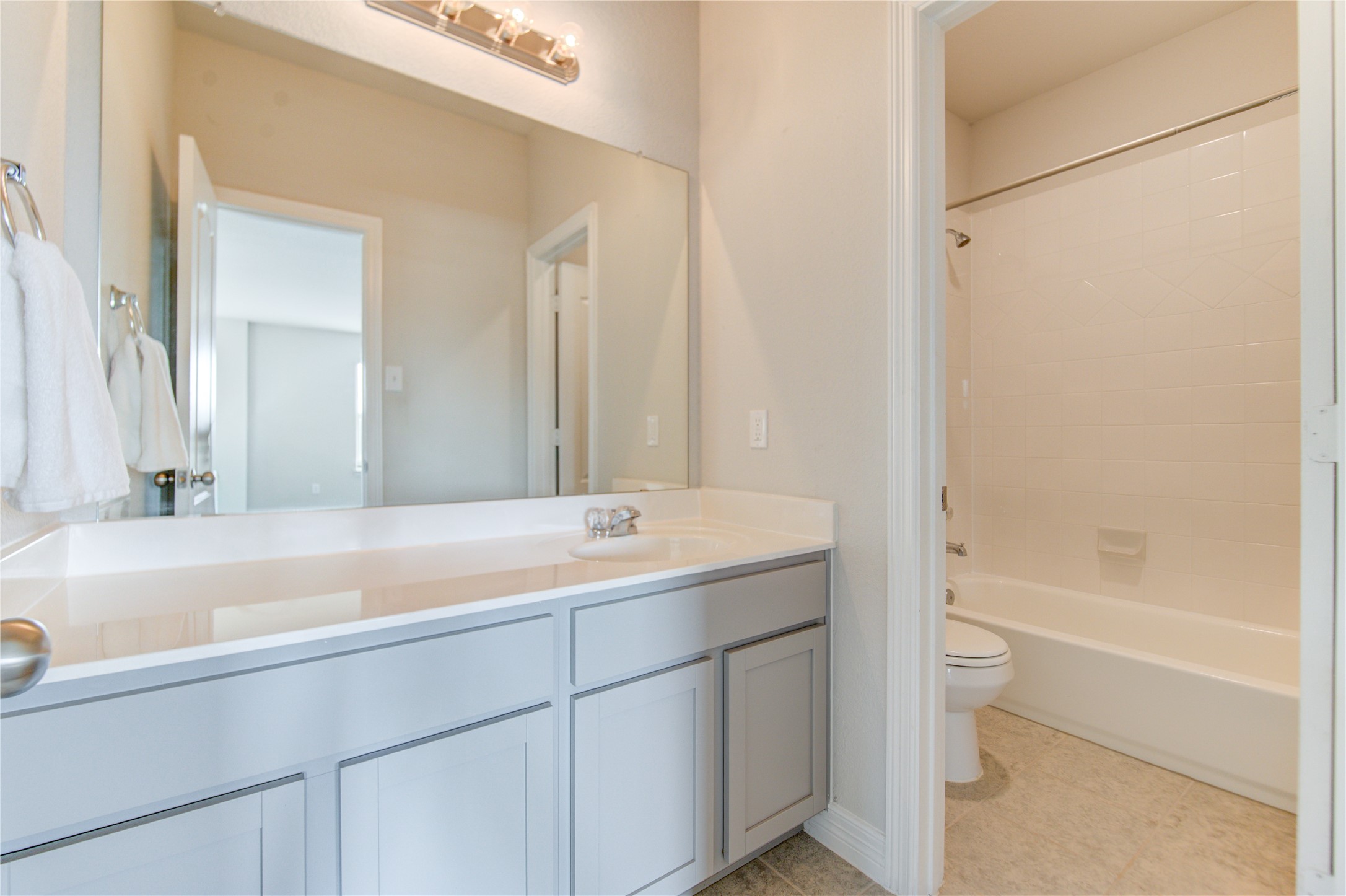 33026 School Hl Road Fulshear, TX 77441 - Photo 22 of 35 Secondary full bathroom upstairs