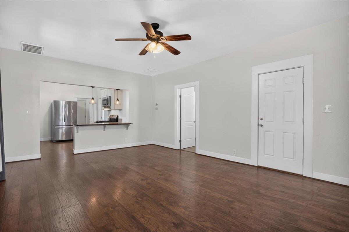 1407 E Street Reedley, CA 93654 - Photo 4 of 32