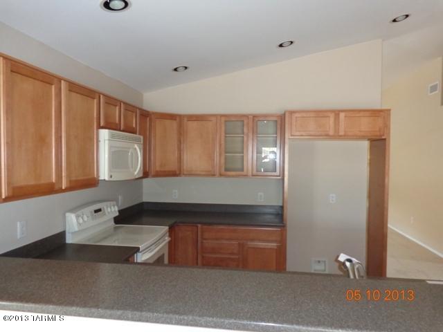 6635 East Bambino Road Tucson, AZ 85756 - Photo 8 of 22