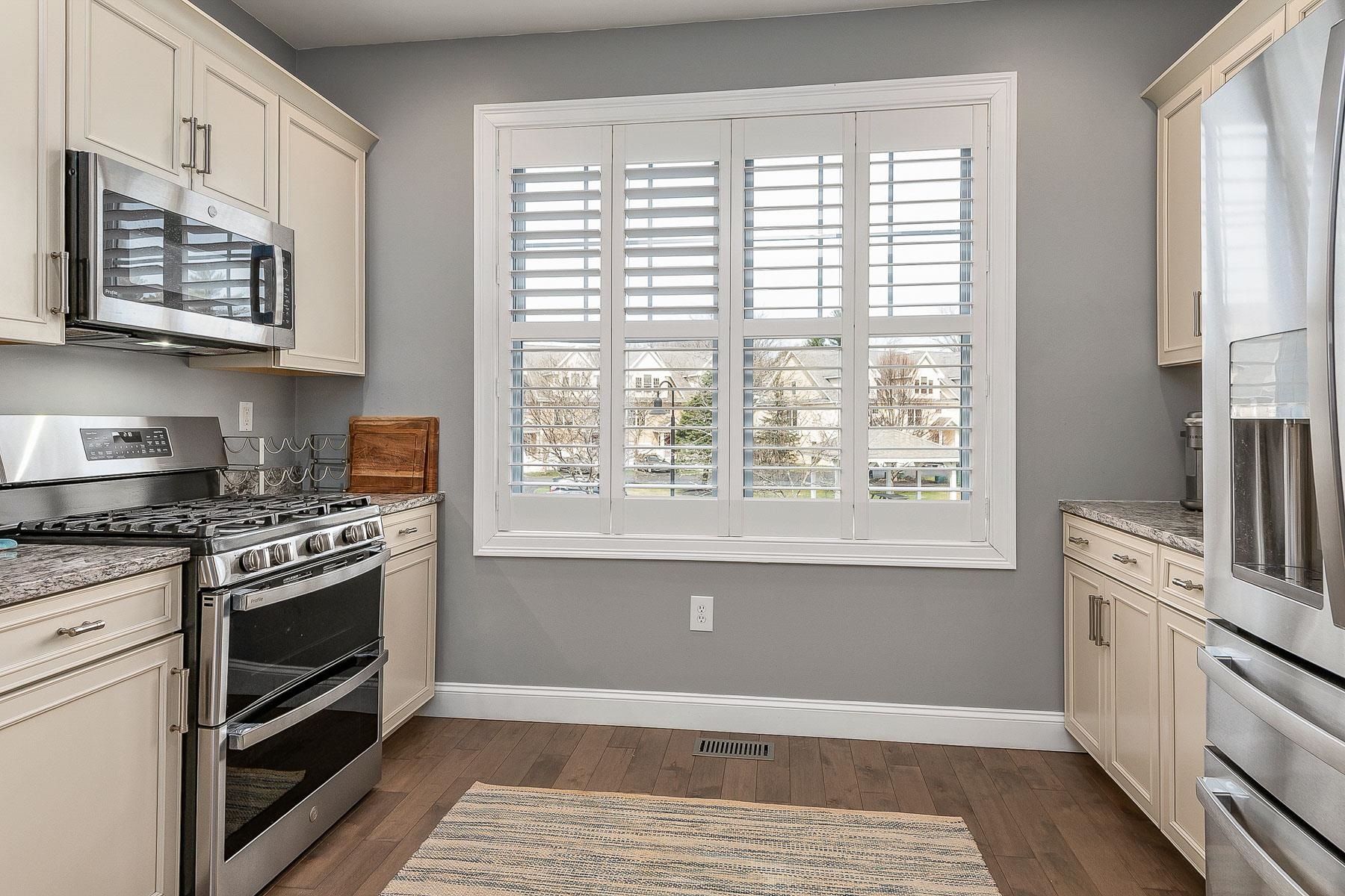 131 Court Street, Unit 6 Exeter, NH 03833 - Photo 3 of 31
