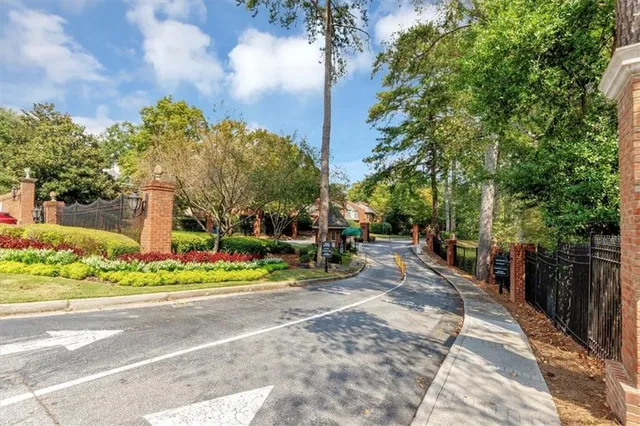 $260,000 | 24315 Plantation Drive Northeast, Atlanta, GA 30324