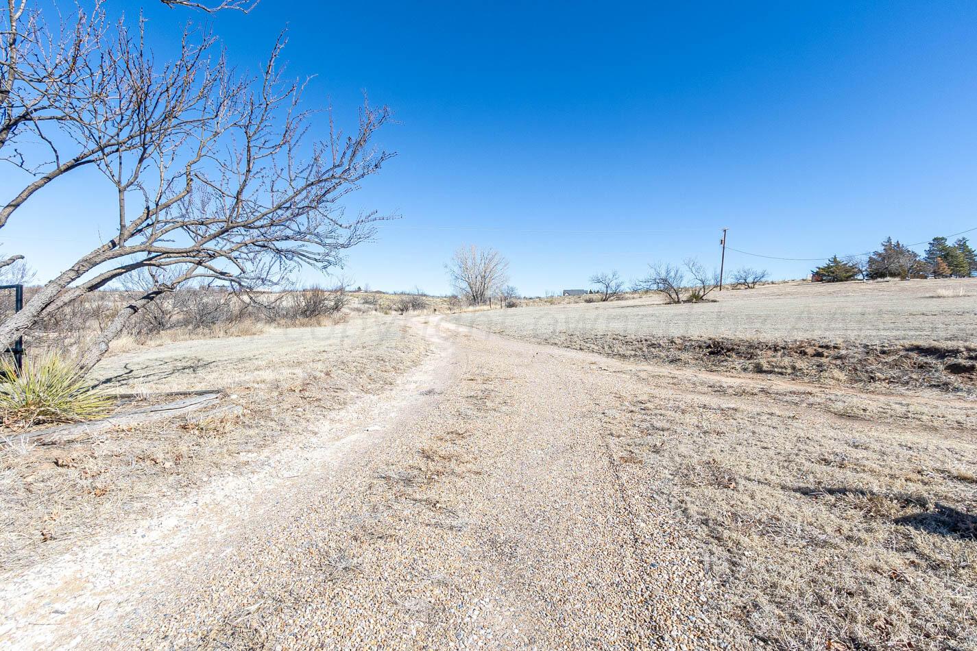636 Cherokee Road Fritch, TX 79036 - Photo 6 of 39 img (2 of 23)