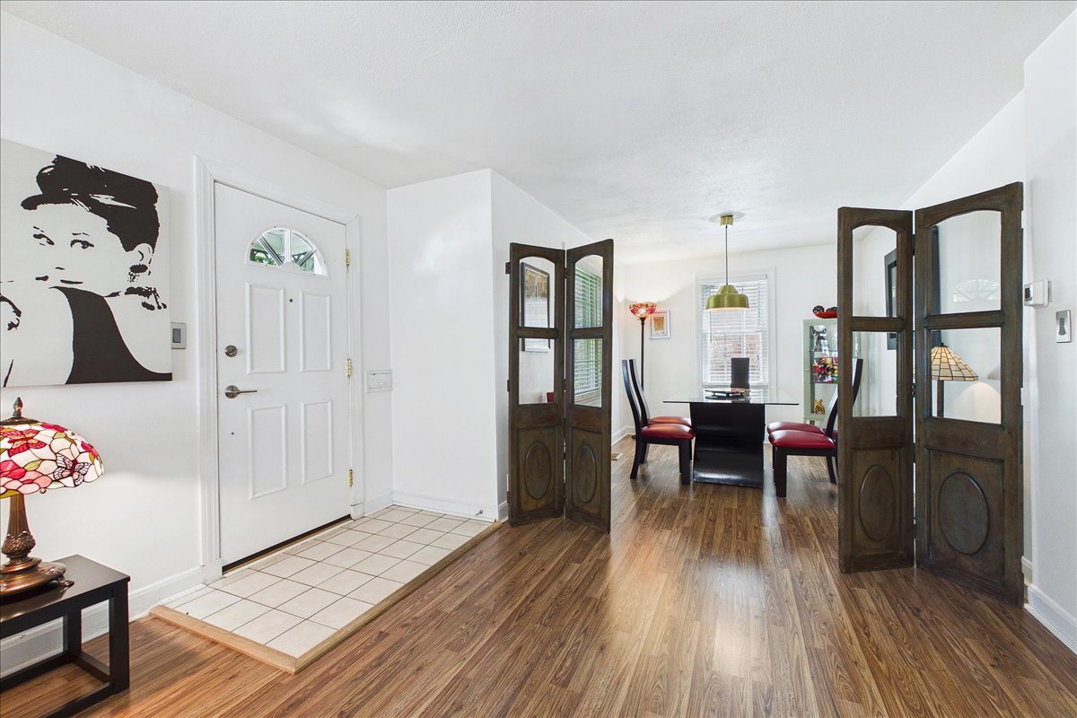 1934 Canfield Road Park Ridge, IL 60068 - Photo 4 of 24