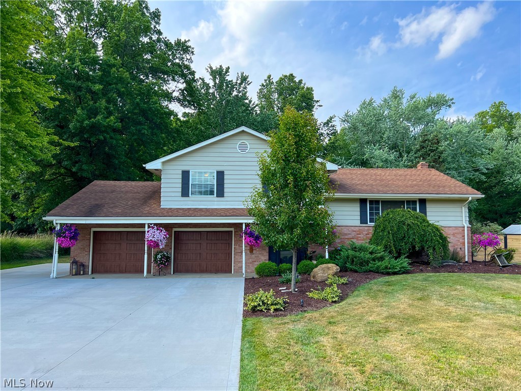 1924 Salt Springs Road Warren, OH 44481 - Photo 2 of 35 Gallery Image 2