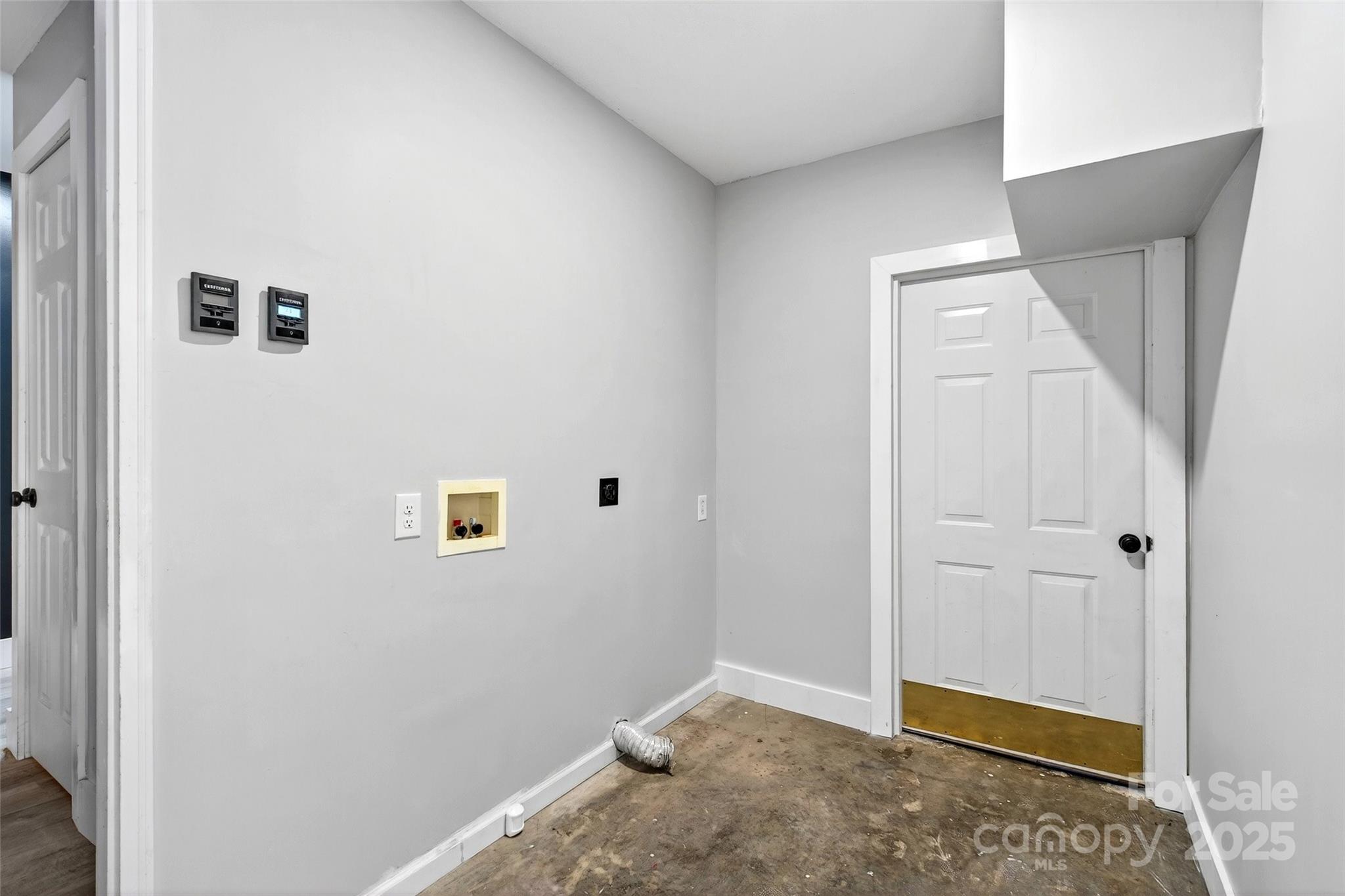86 Springdale Drive Marion, NC 28752 - Photo 33 of 40 a view of an empty room