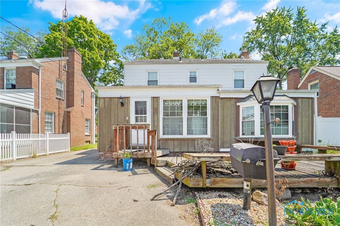 4157 Elmhurst Road Toledo, OH 43613 - Photo 17 of 21 Back