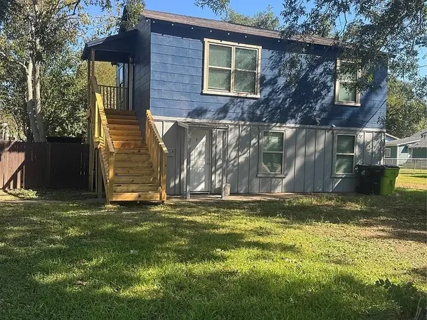 $1,400 | 1747 5th Street, Unit B, Rosenberg, TX 77471
