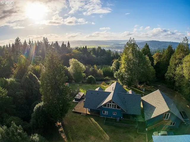 $725,000 | 2636 Western Drive, Coquille, OR 97423