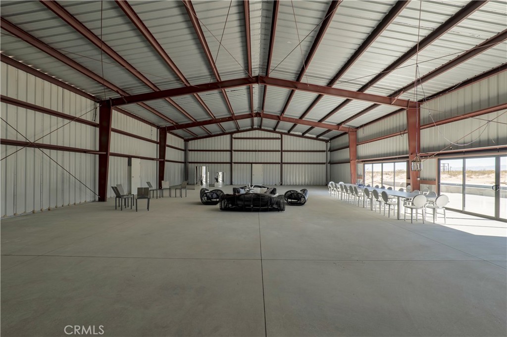 60810 Cole Lane Landers, CA 92285 - Photo 40 of 51 a view of a garage
