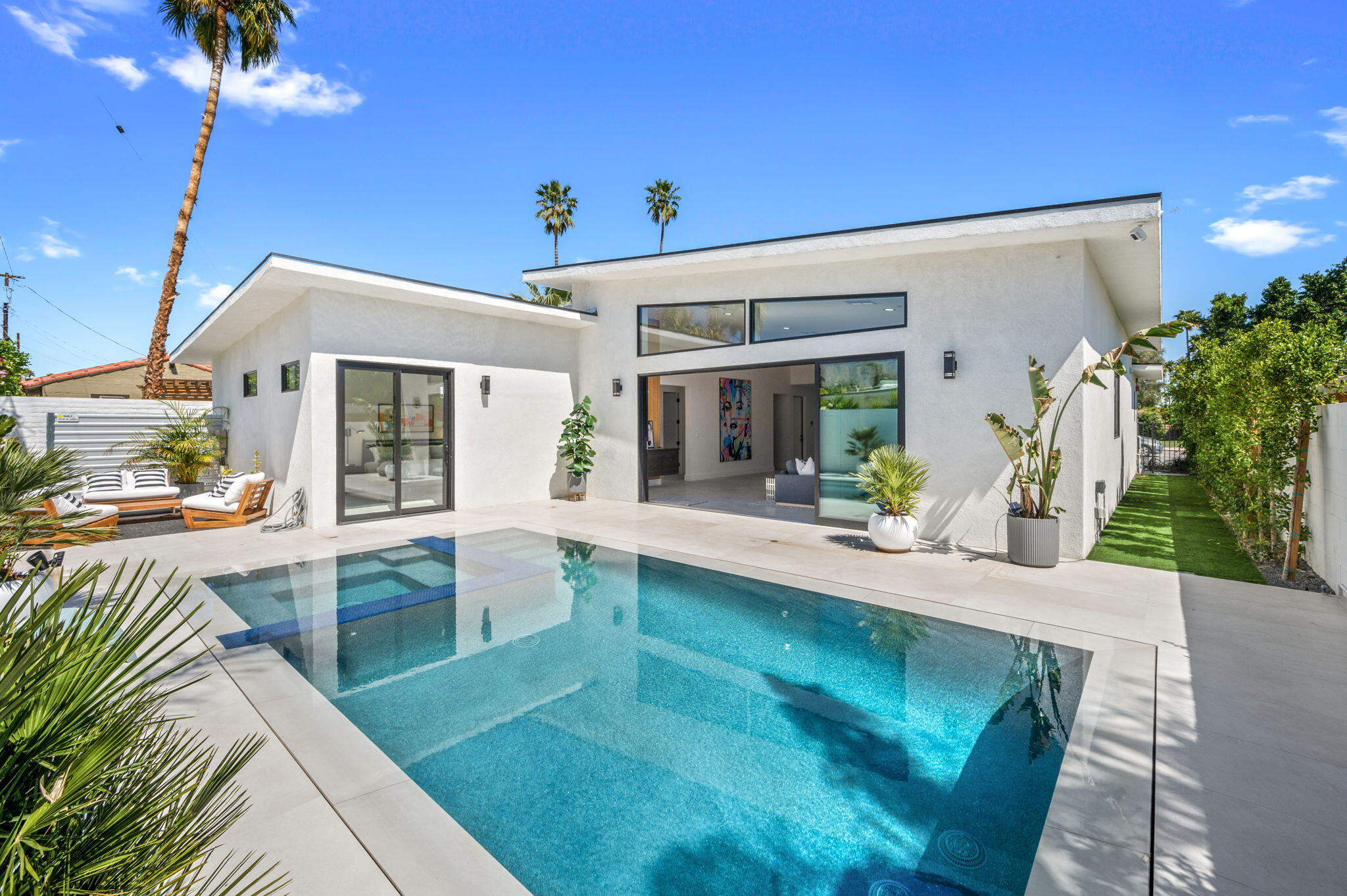 555 North Sunrise Way