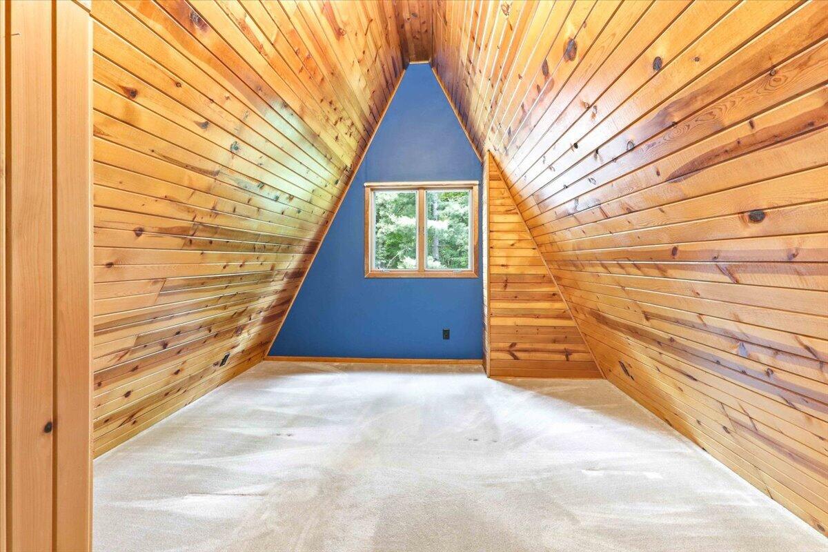 N9261 Perkins Road Farmington, WI 54644 - Photo 28 of 70 Bedroom in Loft