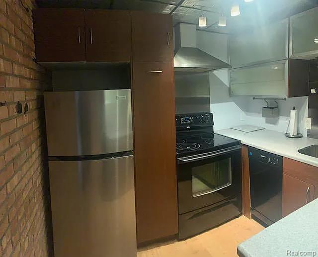2230 West 14 Mile Road, Unit 32 Royal Oak, MI 48073 - Photo 7 of 8
