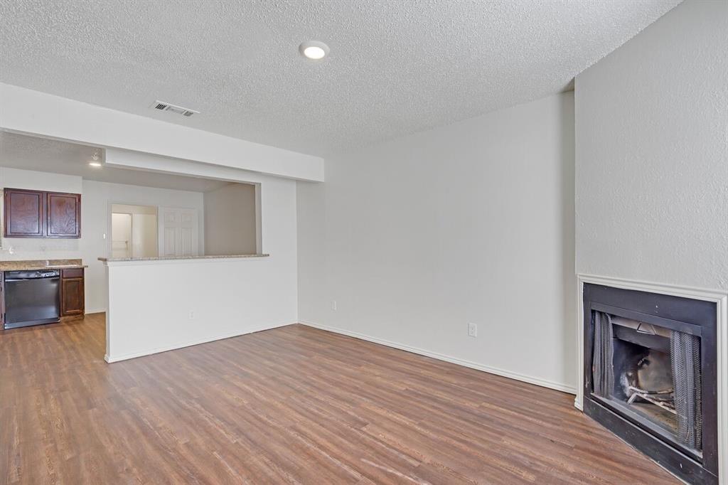 210 Rolston Road, Unit 1 Irving, TX 75060 - Photo 2 of 16