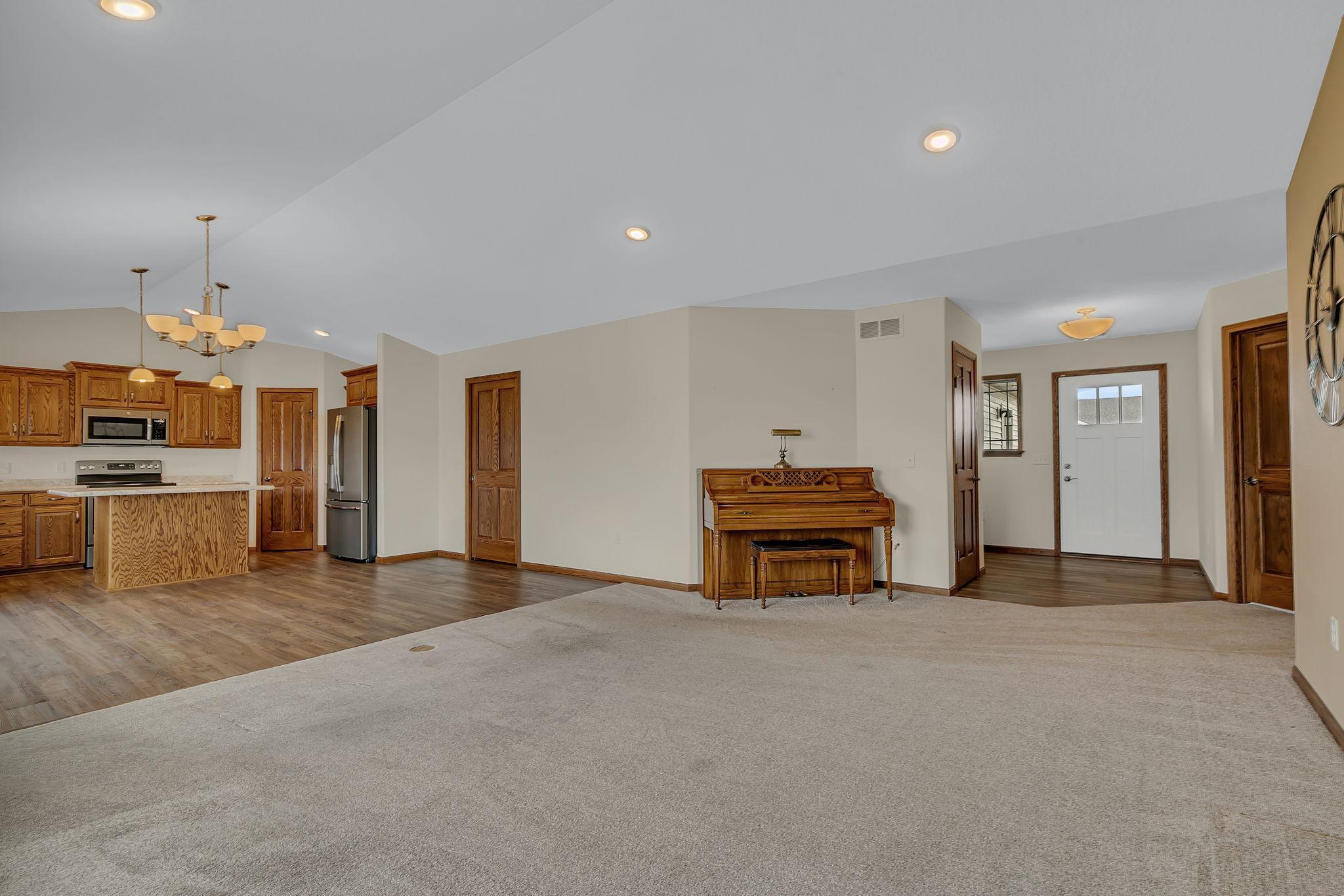 113 Glenview Loop St. Cloud, MN 56303 - Photo 5 of 26