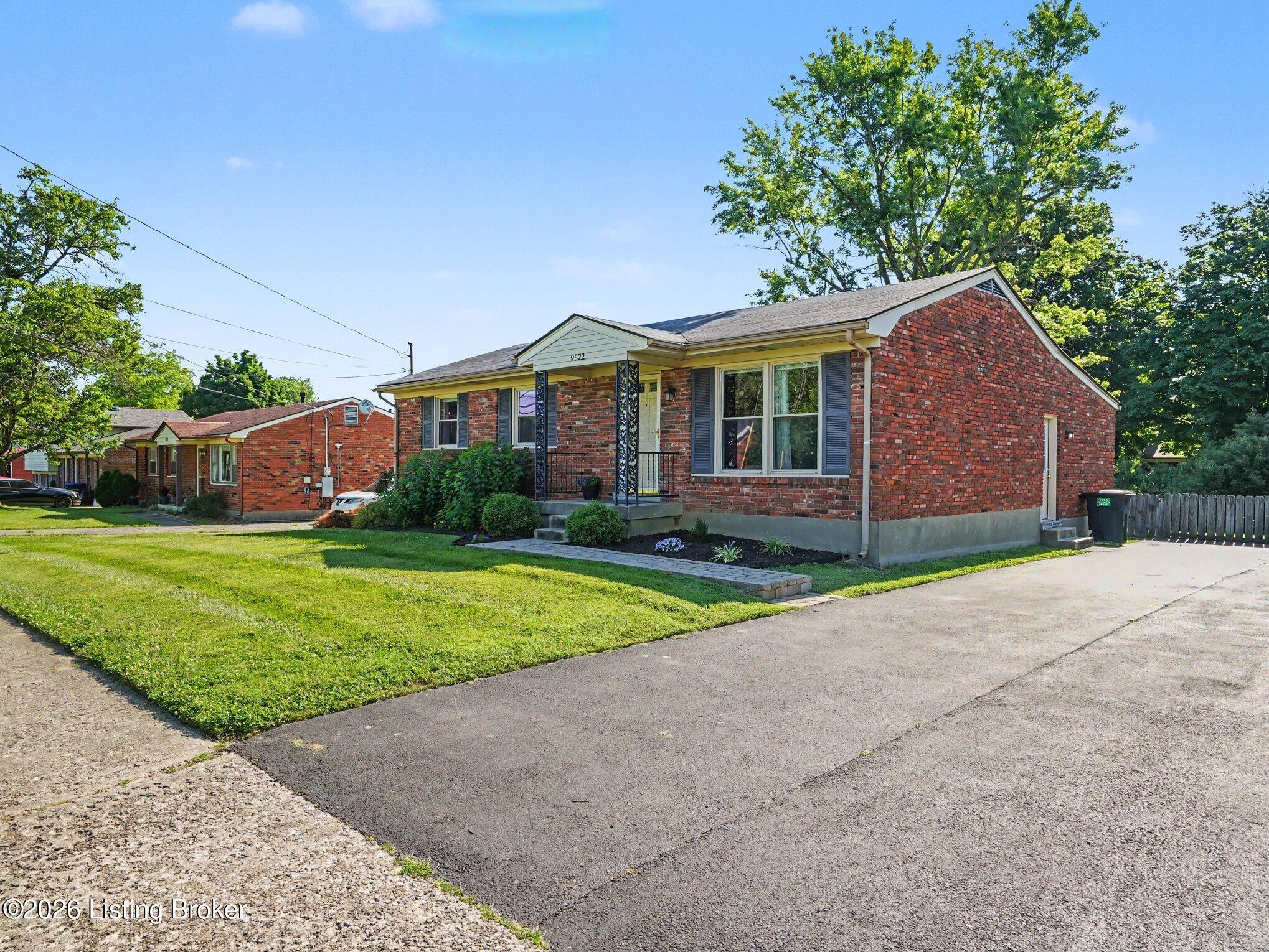 9322 Fairground Road Louisville, KY 40291 - Photo 18 of 24 Double Driveway