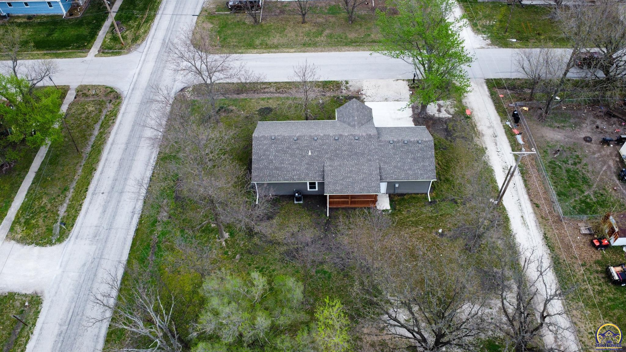702 South 8th Street Burlington, KS 66839 - Photo 10 of 62