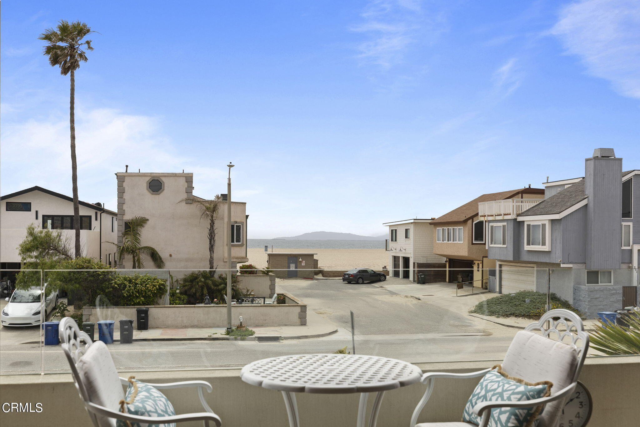 124 Ocean Drive Oxnard, CA 93035 - Photo 17 of 53 a building outdoor space with patio furniture