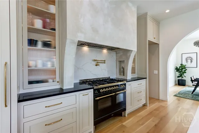 $2,100,000 | 217 John Wesley Way, Savannah, GA 31404