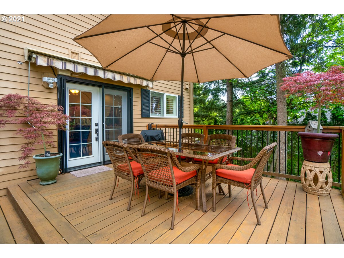 10035 Southwest Shearwater Loop Beaverton, OR 97007 - Photo 17 of 26 Deck