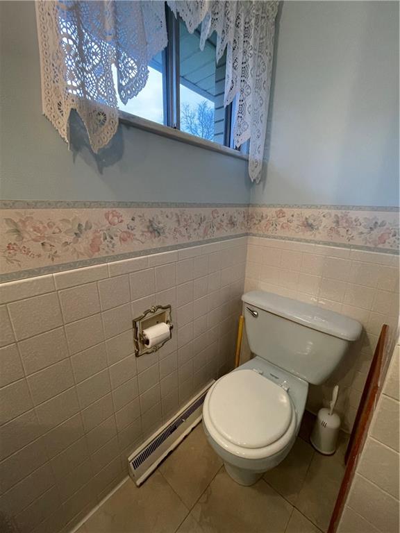 616 Methodist Road Greenville, PA 16125 - Photo 20 of 42 a bathroom with a toilet and a sink