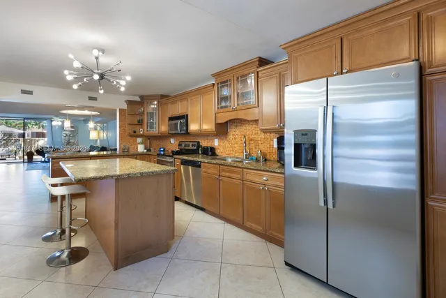 $460,000 | 20537 Northeast 6th Court, Miami, FL 33179