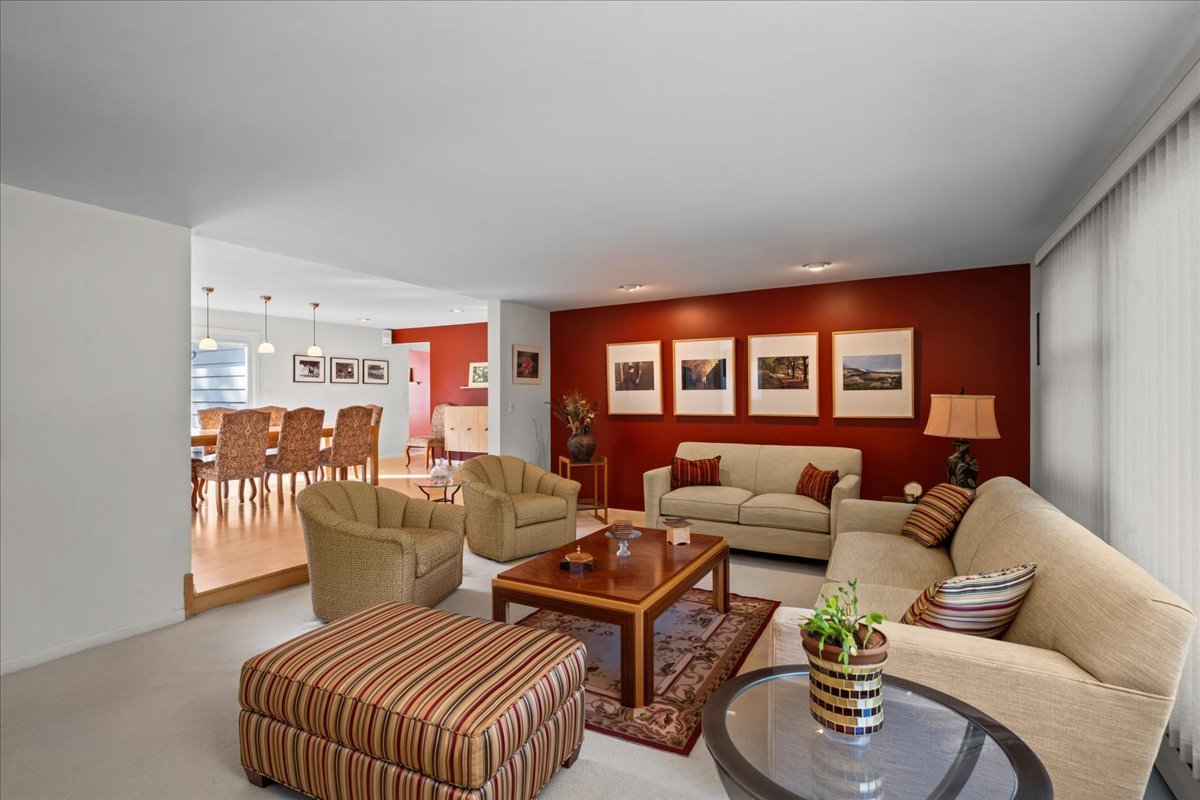 1140 Ridge Road Highland Park, IL 60035 - Photo 7 of 31 a living room with furniture and a potted plant