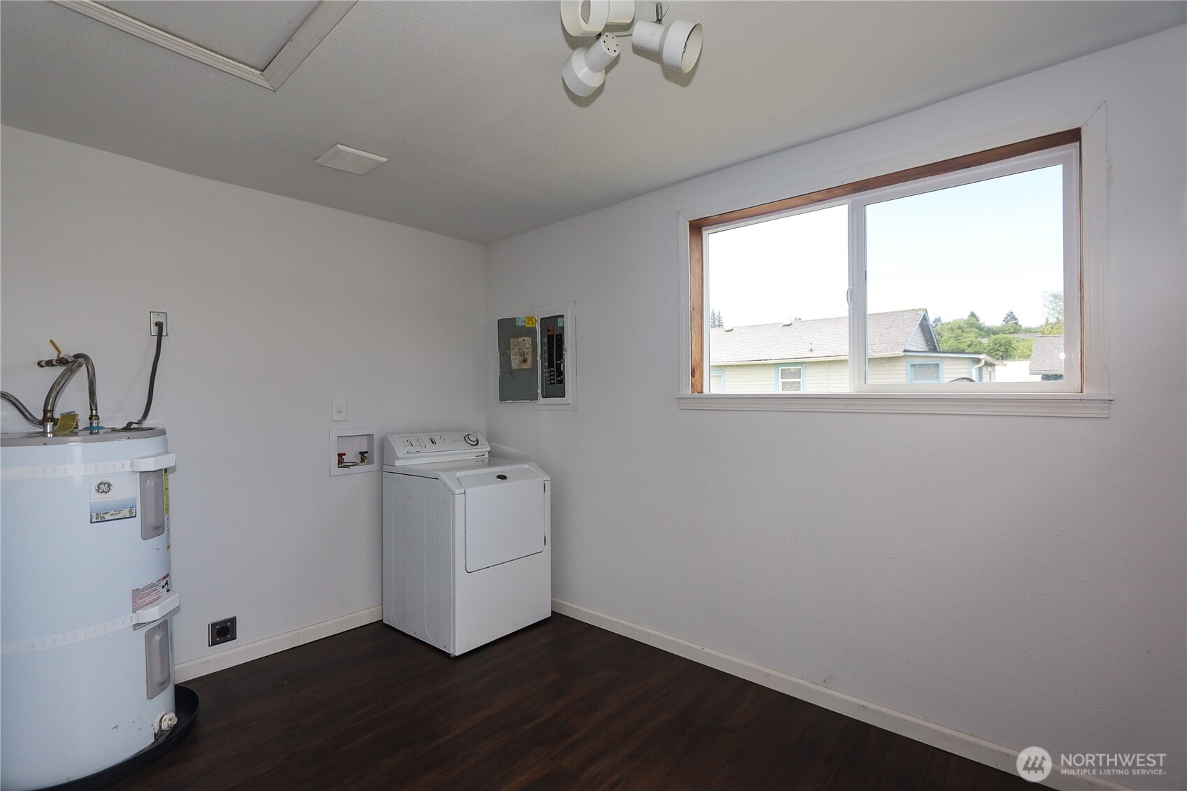 408 F Street Cosmopolis, WA 98537 - Photo 9 of 20