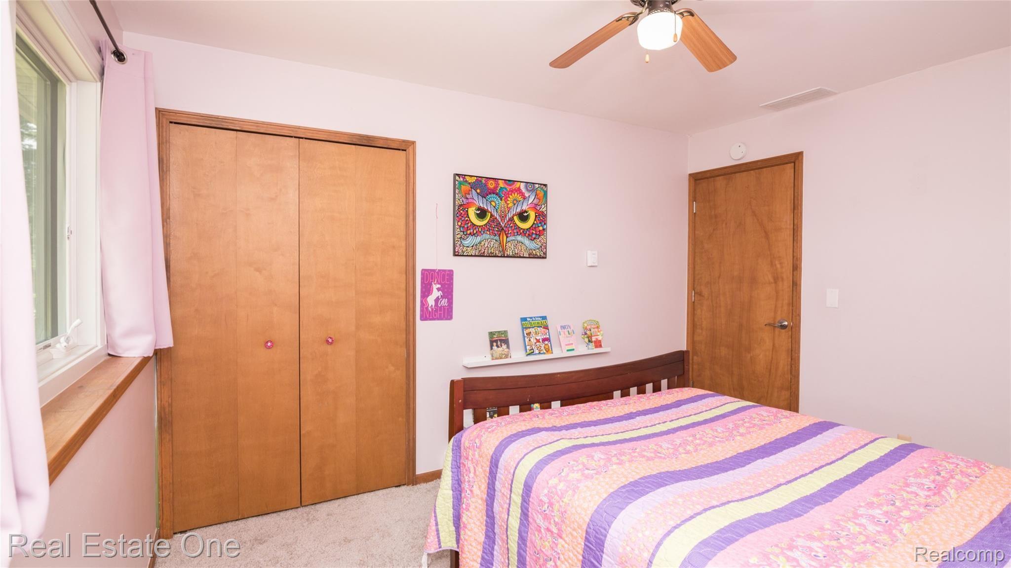 13665 Hibner Road Hartland, MI 48353 - Photo 29 of 60 BEDROOM 1 (2).jpg