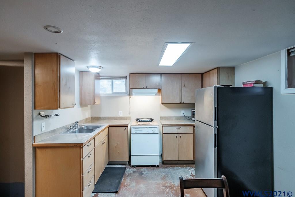 317 Southeast 3rd Avenue Albany, OR 97321 - Photo 33 of 39
