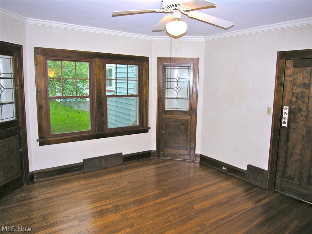 2015 Rossmoor Road Cleveland, OH 44118 - Photo 8 of 25