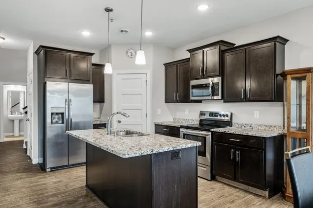 $2,200 | 2117 Cleveland Lane South, Cambridge, MN 55008