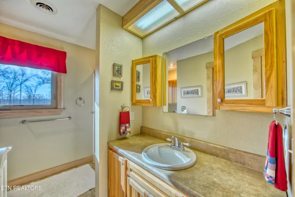 $879,000 | 789 Spruce Creek Drive, Jamestown, TN 38556
