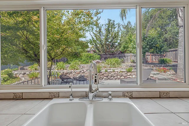 $950,000 | 5209 San Luis Avenue, Santa Rosa, CA 95409