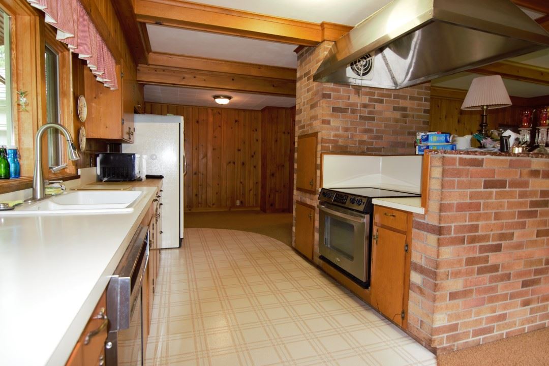 3064 Bowers Harbor Road Traverse City, MI 49686 - Photo 13 of 34 1863905-12.JPG