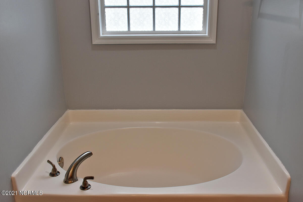333 Kingston Road Jacksonville, NC 28546 - Photo 19 of 36 DSC_0078
