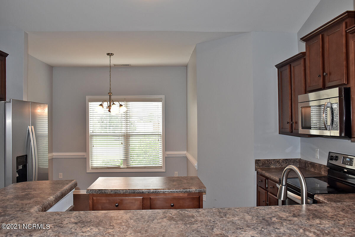 333 Kingston Road Jacksonville, NC 28546 - Photo 6 of 36 DSC_0019