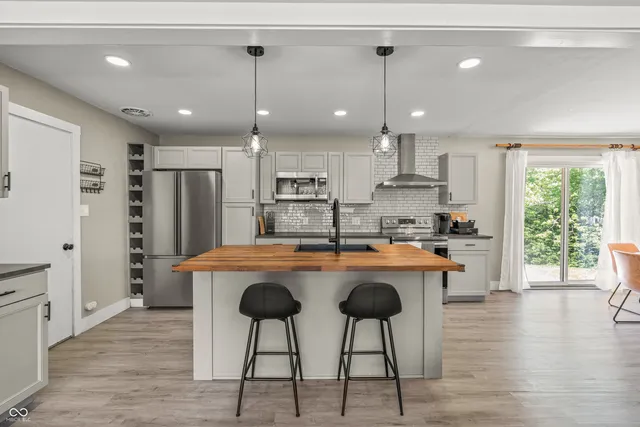 $315,000 | 6716 East 96th Street, Fishers, IN 46038