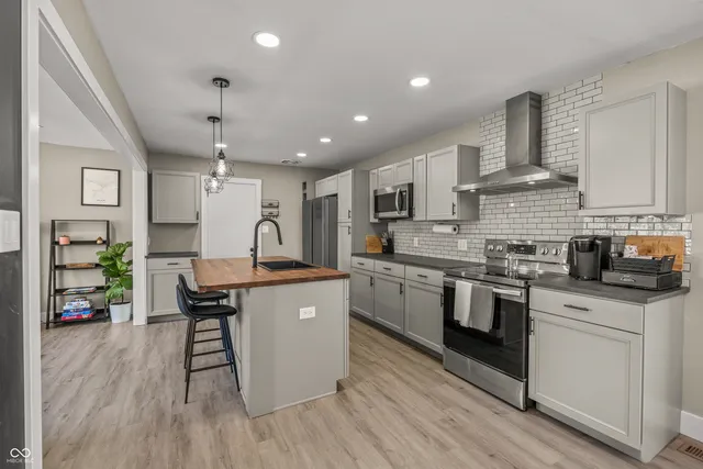 $315,000 | 6716 East 96th Street, Fishers, IN 46038