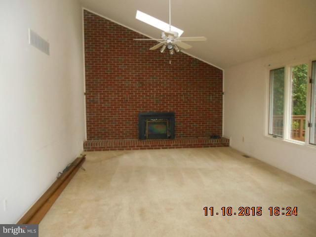2630 Gilbert Road Mount Airy, MD 21771 - Photo 10 of 18 Family Room