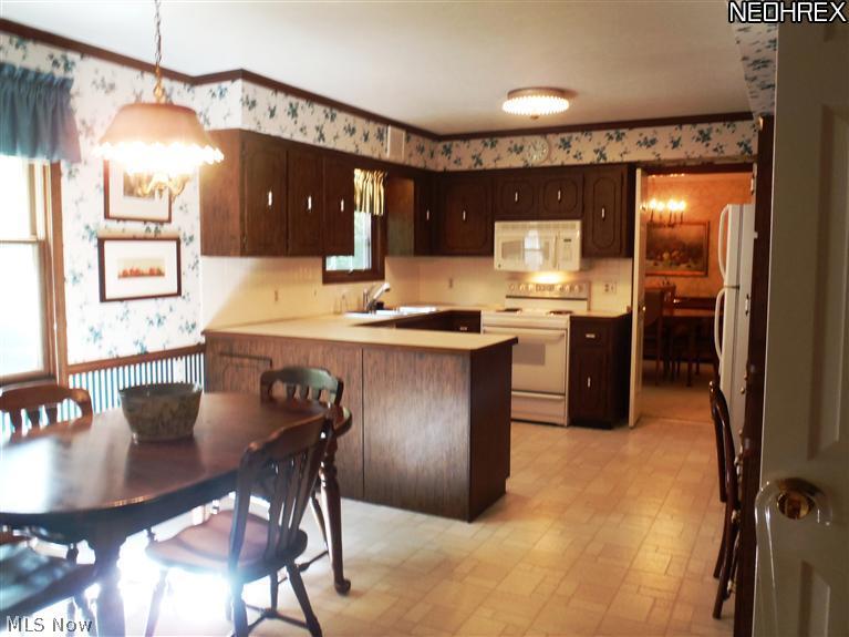 37418 Hunters Ridge Solon, OH 44139 - Photo 8 of 23 Gallery Image 8