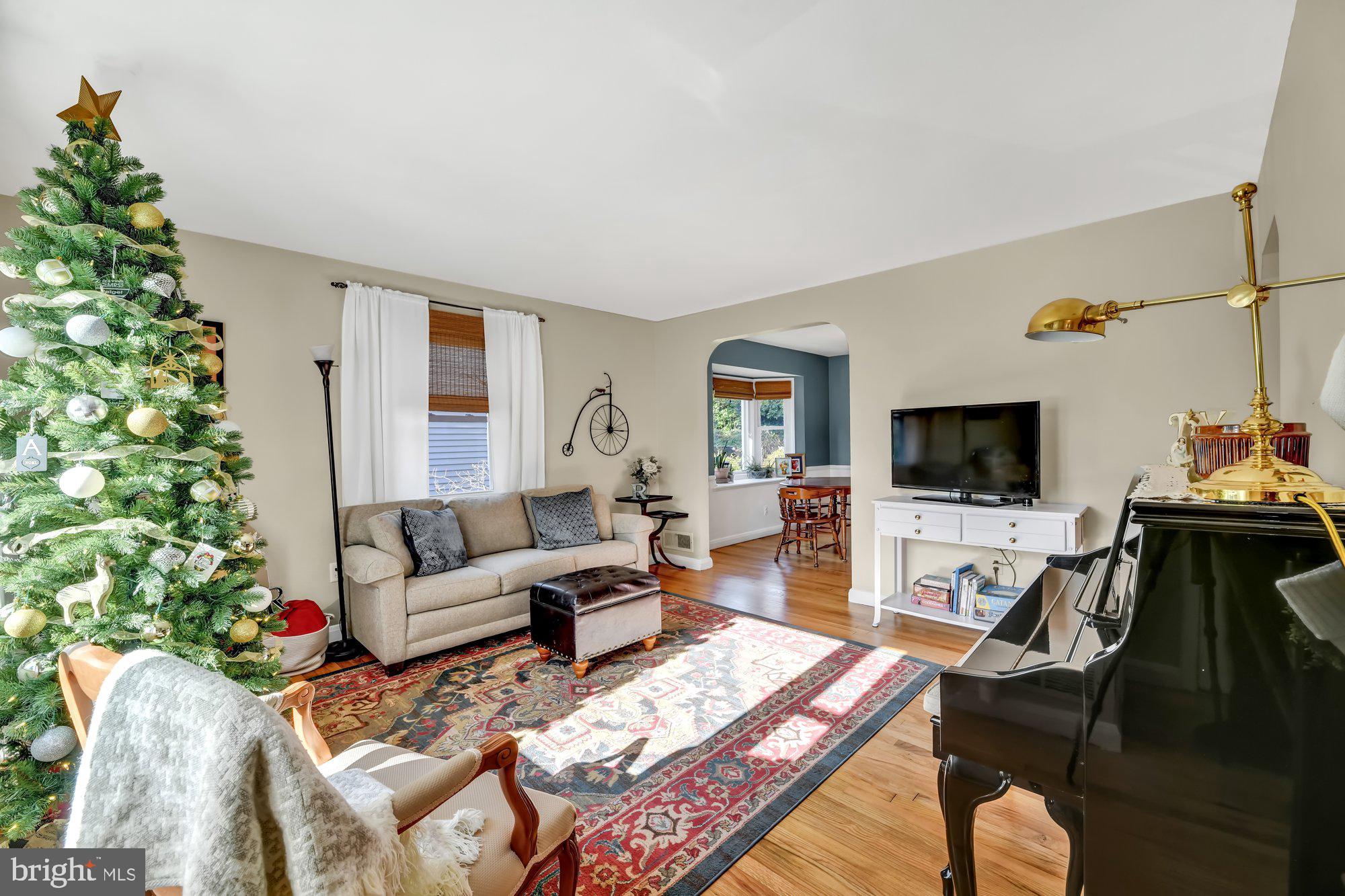 1022 St Albans Road Baltimore, MD 21239 - Photo 5 of 27 Living room looking into dining/kitchen area