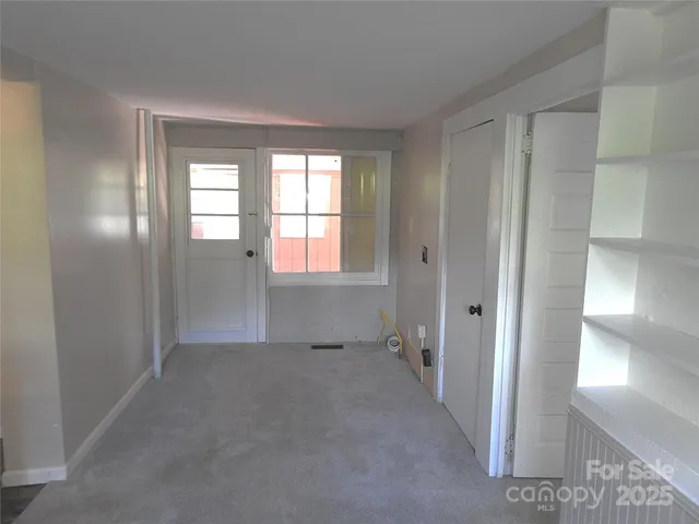 $300,000 | 201 Merriman Road, Hendersonville, NC 28791