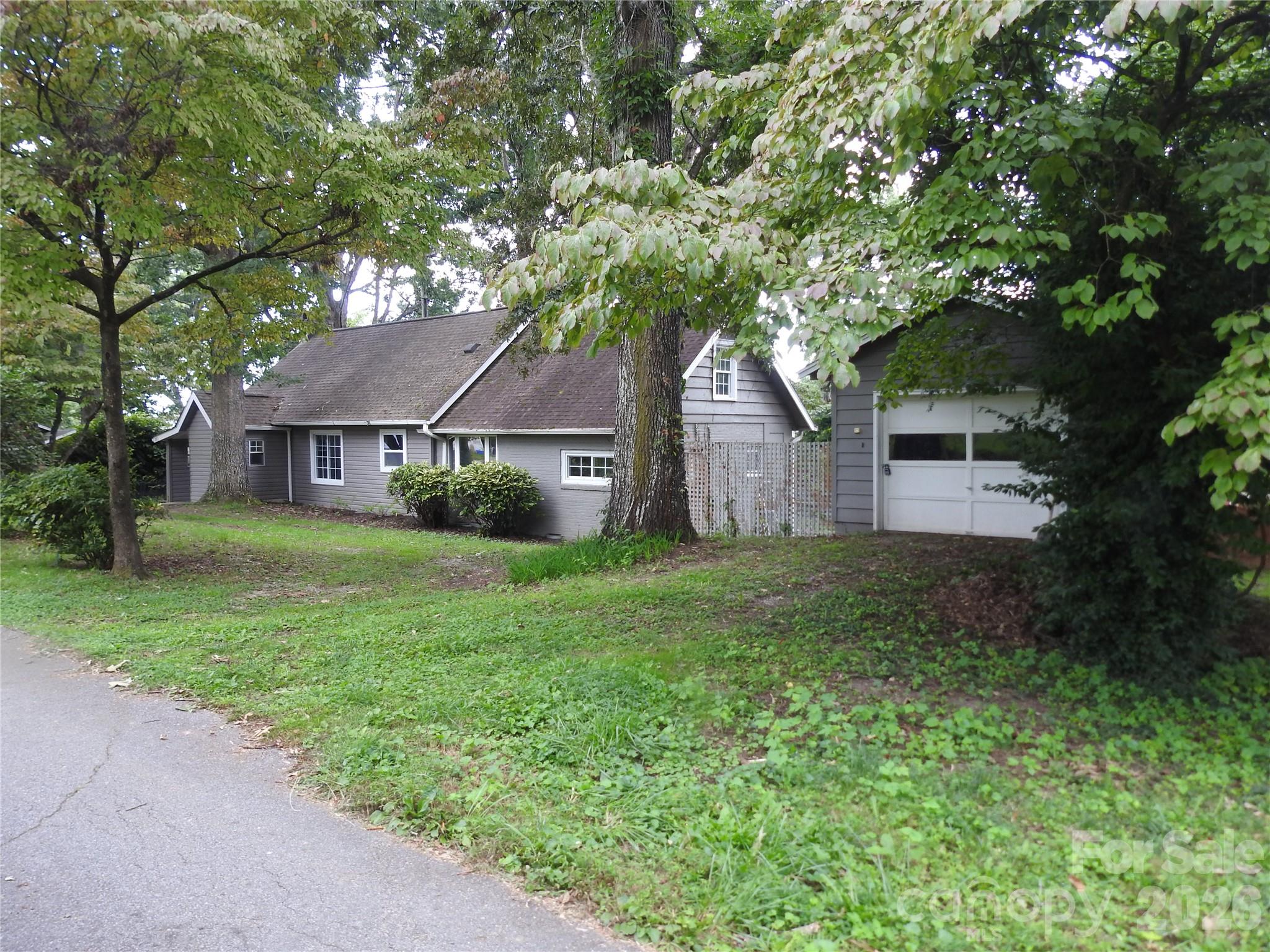 201 Merriman Road Hendersonville, NC 28791 - Photo 2 of 18