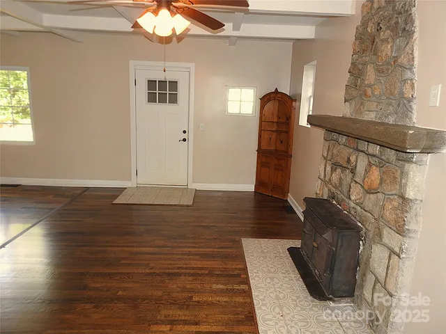 $300,000 | 201 Merriman Road, Hendersonville, NC 28791