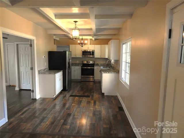 $300,000 | 201 Merriman Road, Hendersonville, NC 28791