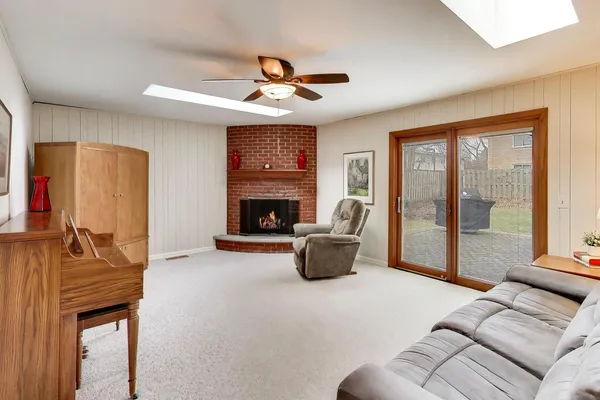 $749,900 | 1606 North Pine Avenue, Arlington Heights, IL 60004