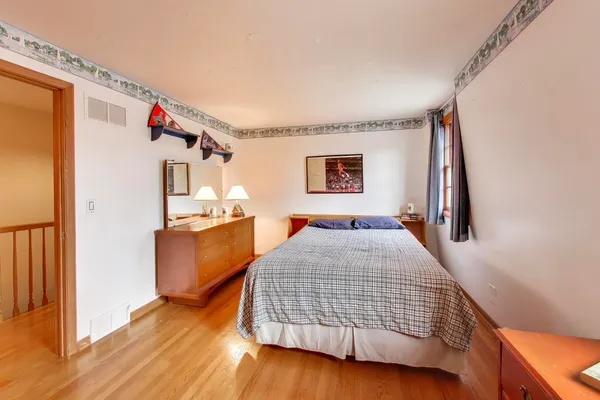 $749,900 | 1606 North Pine Avenue, Arlington Heights, IL 60004