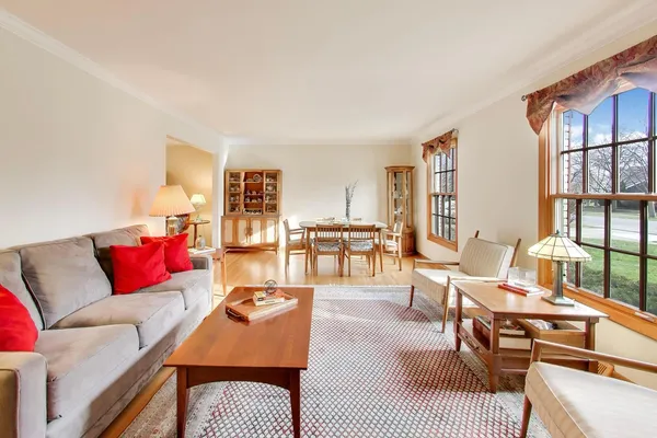 $749,900 | 1606 North Pine Avenue, Arlington Heights, IL 60004