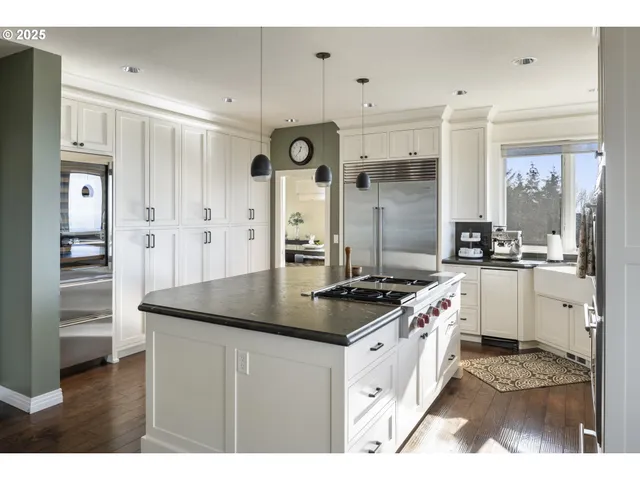 $1,850,000 | 11925 Northeast Lauren Lane, Newberg, OR 97132