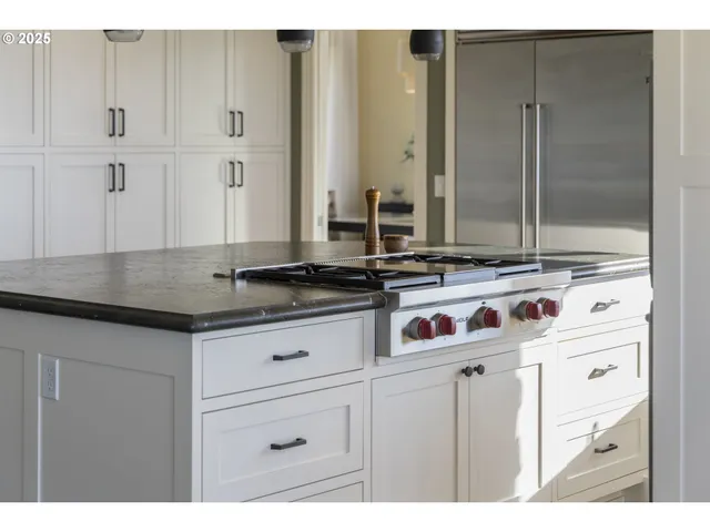 $1,850,000 | 11925 Northeast Lauren Lane, Newberg, OR 97132